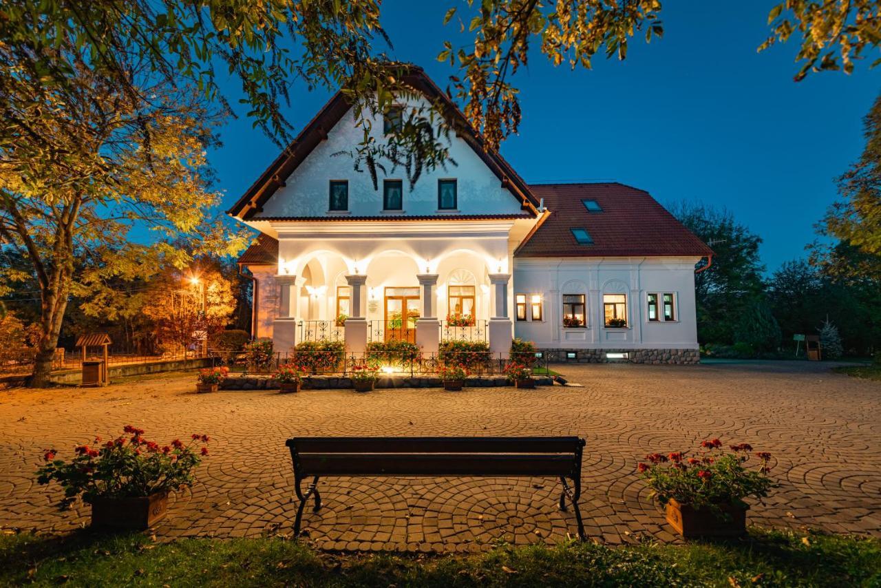 Hotel Conacul Secuiesc-Szekelyko Kuria Coltesti Exterior foto